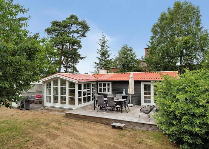 Beautiful In Asserbo's Wooded Area Vakantiehuis *